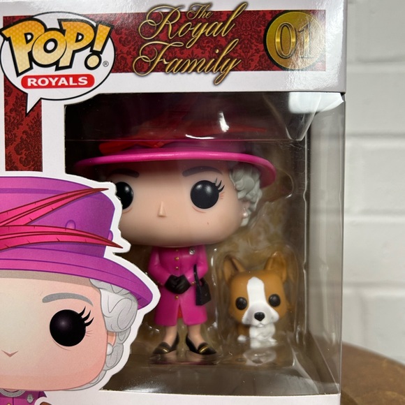 NWT Queen Elizabeth II Funko Pop - Picture 2 of 5